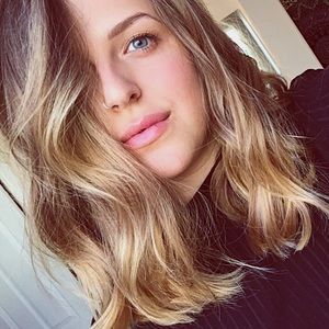 Meet your Posher, Izzy